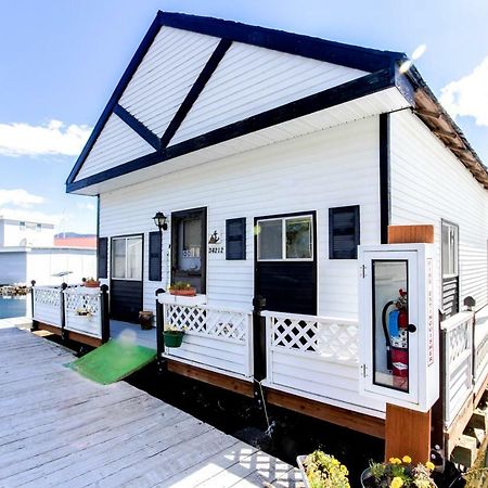 Scenic Bay Float Home Hideaway Athol Exterior photo