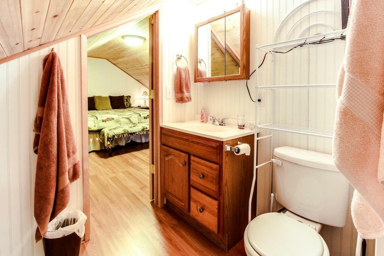 Scenic Bay Float Home Hideaway Athol Exterior photo