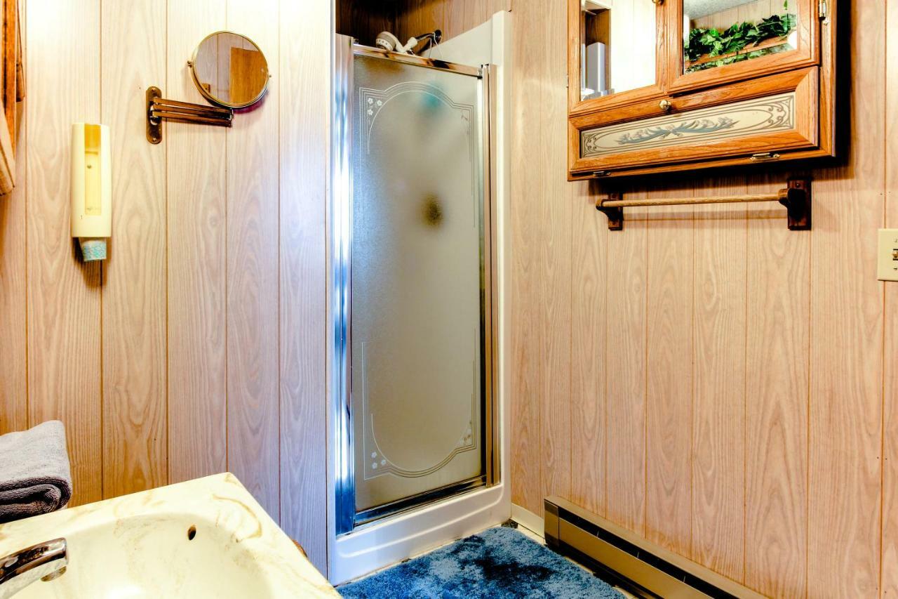 Scenic Bay Float Home Hideaway Athol Exterior photo