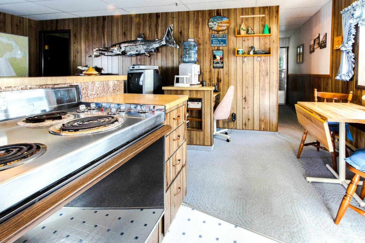 Scenic Bay Float Home Hideaway Athol Exterior photo