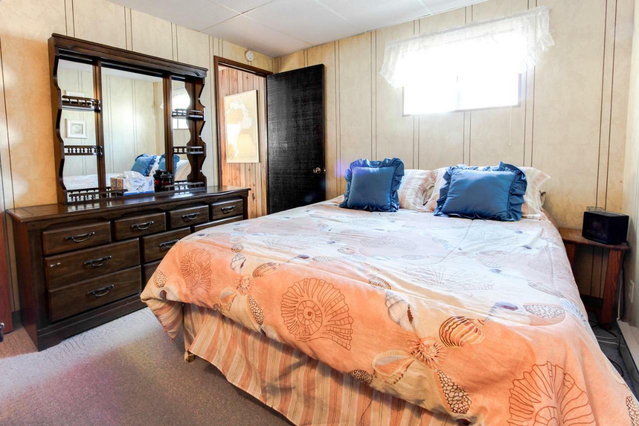 Scenic Bay Float Home Hideaway Athol Exterior photo